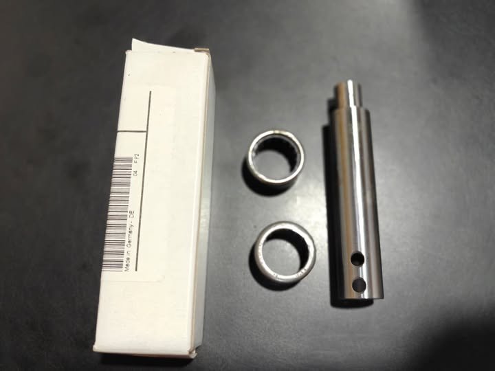 R1200/1250 GS/GSA Intermediate Shaft & Axle with Bearings